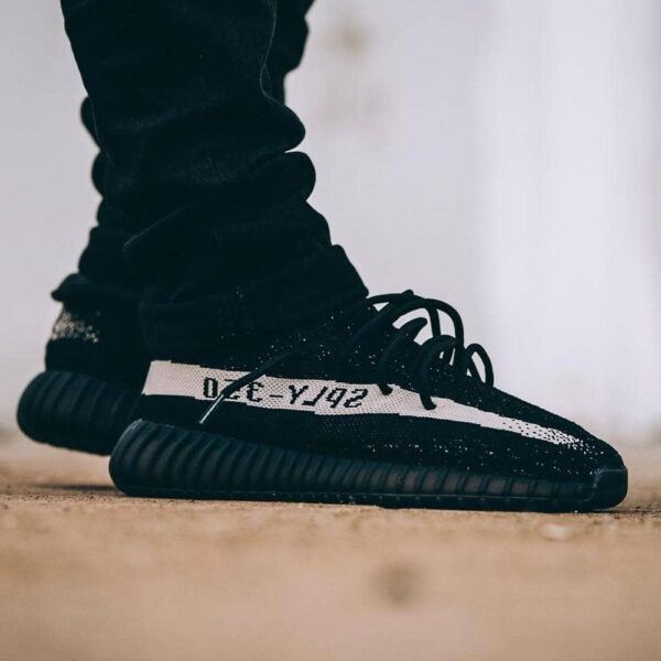 YZY Boost 350 V2 Black-White