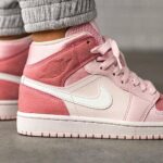 Jordan 1 Mid “Digital Pink”