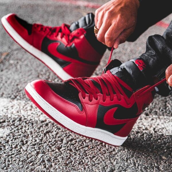 Air Jordan 1 Retro High '85 'Varsity Red'