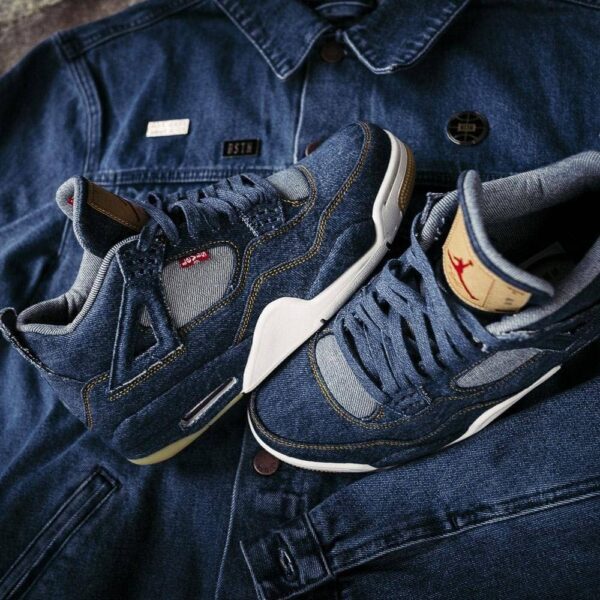 Levis x Jordan 4 Retro "Navy"