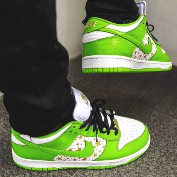 Supreme x Nike Dunk Low OG SB QS ‘Mean Green’